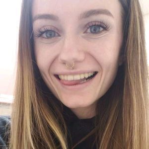 Meet your Posher, Chloe